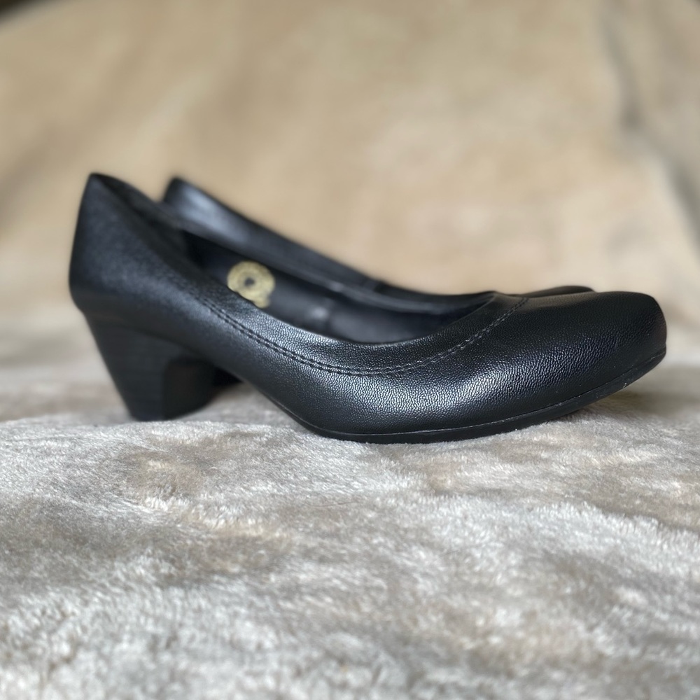 Black shoes size 6 heels comfortable pumps New !